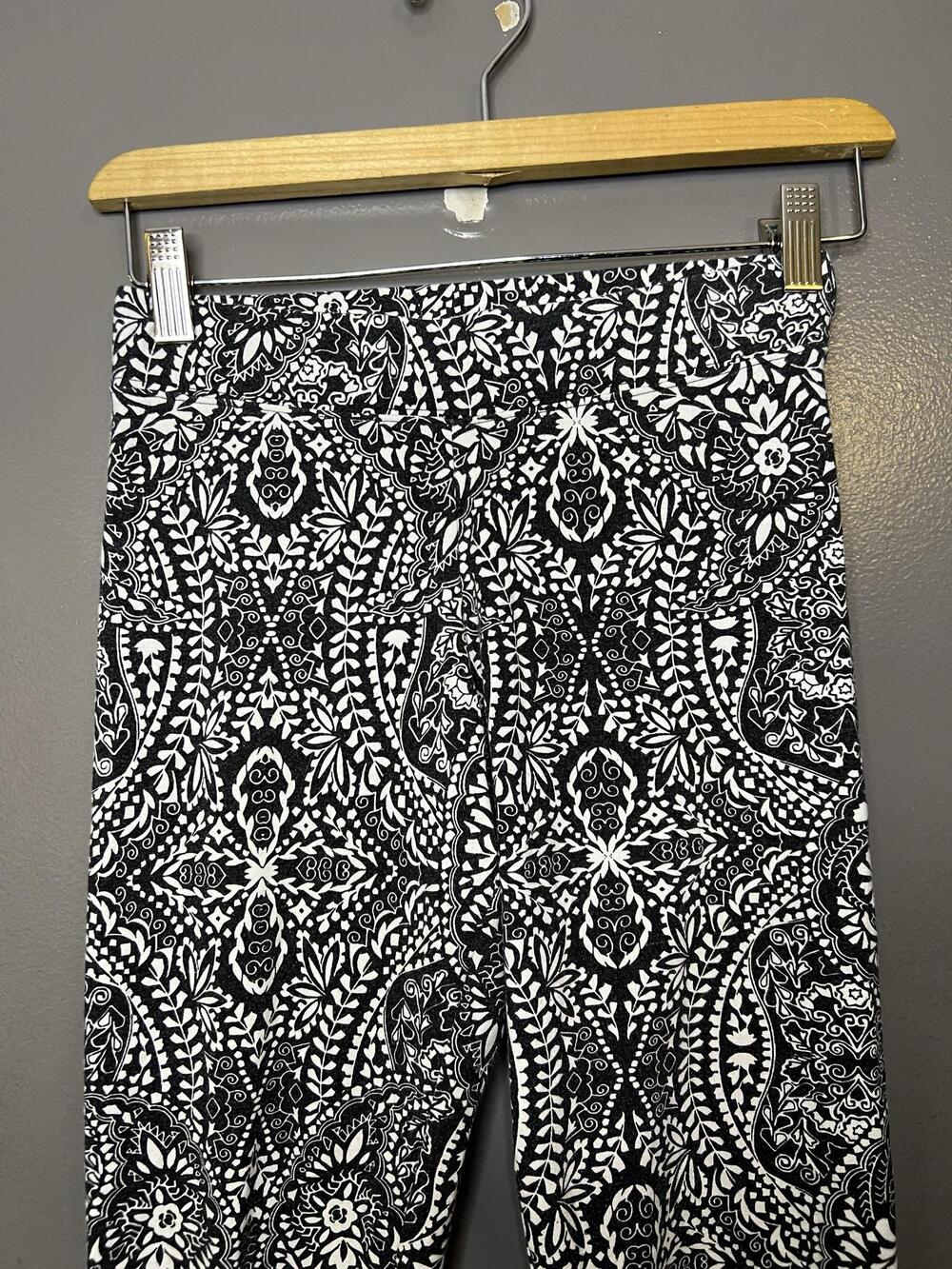 Aeropostale Leggings Womens Small Black White Paisley Stretch Ankle Boho Pants